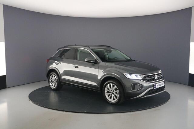 Volkswagen T-Roc Life Edition 1.0 TSI 115pk Adaptive cruise control, Achteruitrijcamera, Stoelverwarming, LED koplampen, Parkeersensoren, Airco, DAB, Radio, App connect