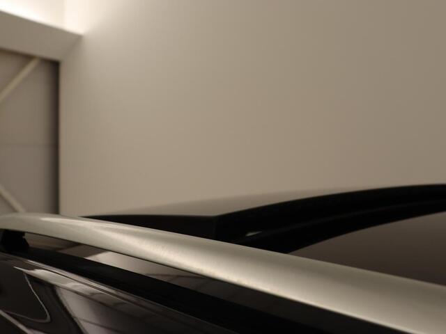 Volkswagen T-Roc 1.5 TSI Sport | Panoramadak | Carplay | Adaptive cruise | Camera | Afneembare Trekhaak | Navigatie | Active Info Display