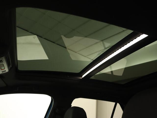 Volkswagen T-Roc 1.5 TSI Sport | Panoramadak | Carplay | Adaptive cruise | Camera | Afneembare Trekhaak | Navigatie | Active Info Display