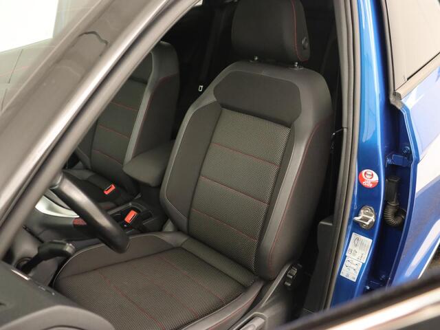 Volkswagen T-Roc 1.5 TSI Sport | Panoramadak | Carplay | Adaptive cruise | Camera | Afneembare Trekhaak | Navigatie | Active Info Display