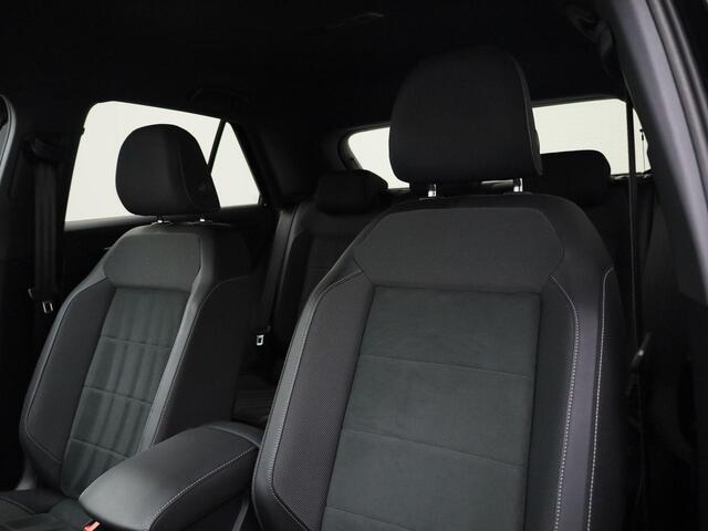 Volkswagen T-Roc 1.5TSI/150PK R-Line Blackstyle DSG · Navigatie · Apple/Android Car Play · Massagefunctie · Garantie tot Januari 2029 of 100000km.