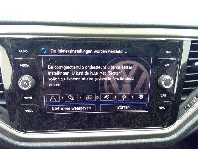 Volkswagen T-Roc 1.5 TSI 150pk DSG Automaat Style Navi Camera Trekhaak 1e Eigenaar Dealeronderhouden