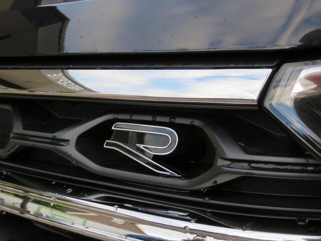 Volkswagen T-Roc 1.5 TSI 150pk DSG-aut. R-LINE / Trekhaak afn. / Camera / Stoelverw. / IQ Light / FABRIEKS garantie