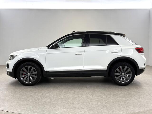 Volkswagen T-Roc 1.5 TSI Sport 150PK | Pano | Virtual | Camera | Carplay | Sfeerverl. | Adaptive Cruise | Stoelverw.