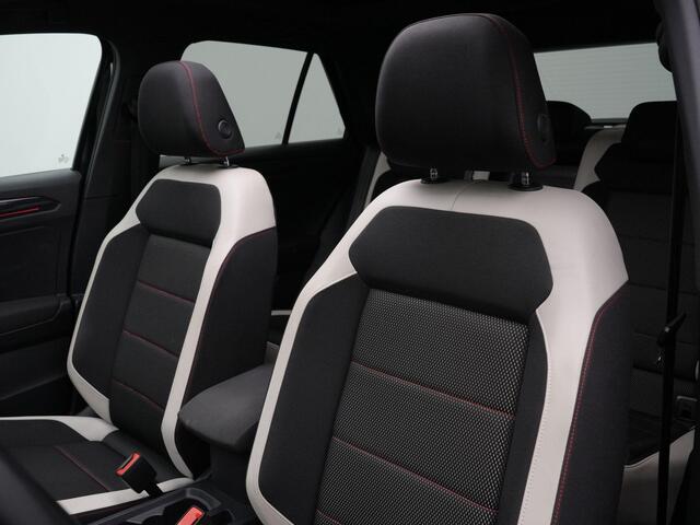 Volkswagen T-Roc 1.5 TSI 150 pk DSG Sport | Panoramadak | Trekhaak | Achteruitrijcamera | Adaptive Cruise | LED Plus koplampen