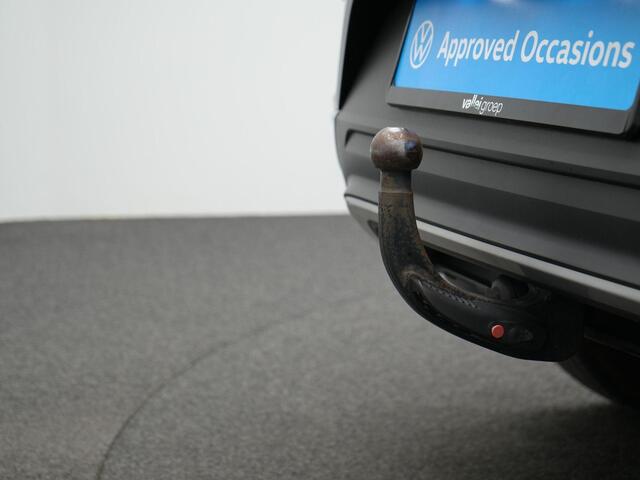 Volkswagen T-Roc 1.5 TSI 150 pk DSG Sport | Panoramadak | Trekhaak | Achteruitrijcamera | Adaptive Cruise | LED Plus koplampen