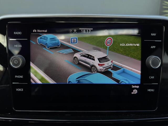 Volkswagen T-Roc 1.5 TSI 3x R-Line IQ Light/Pano/Keyless/