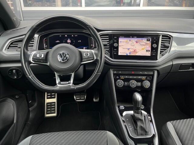 Volkswagen T-Roc 1.5 TSI AUT. SPORT R-LINE BEATS - VIRTU - PANO. DAK - TREKH.