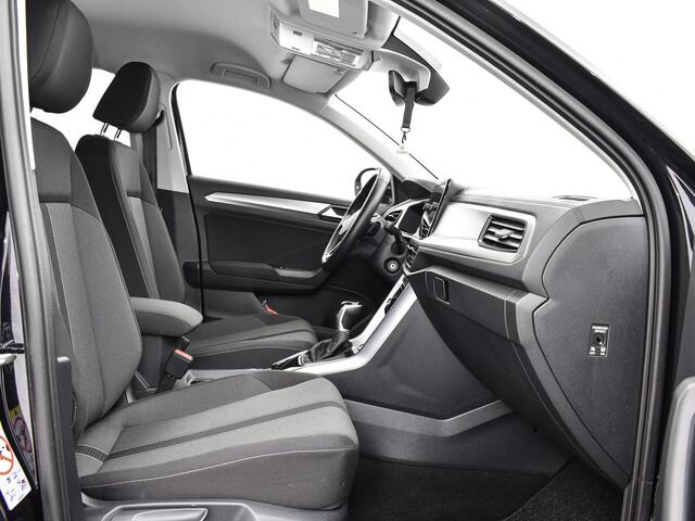 Volkswagen T-Roc 1.5 TSI 150pk DSG Life · Camera · Apple/Android Car Play · Navigatie · P-Sensoren · Climatronic · 16'' Inch · Garantie t/m 15-08-2027 of 100.000km