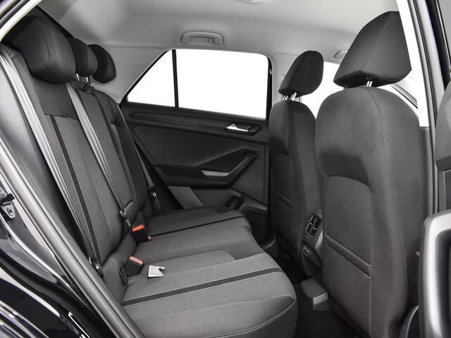 Volkswagen T-Roc 1.5 TSI 150pk DSG Life · Camera · Apple/Android Car Play · Navigatie · P-Sensoren · Climatronic · 16'' Inch · Garantie t/m 15-08-2027 of 100.000km