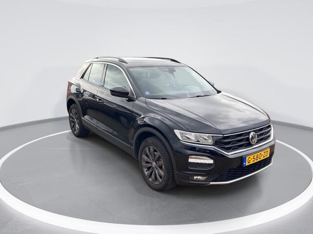 Volkswagen T-Roc 1.5/150PK TSI Style · Apple/Android Car Play · Navigatie · Camera + Parkeersensoren · Trekhaak · 17 inch ·