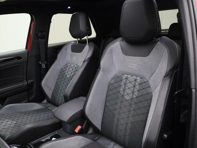 Volkswagen T-Roc 1.5TSI/150PK R-Line Blackstyle DSG · Panoramadak · Camera · Keyless · Stoelverwarming · Apple/Android Car Play · Garantie t/m 02-08-2027 of 100.000km