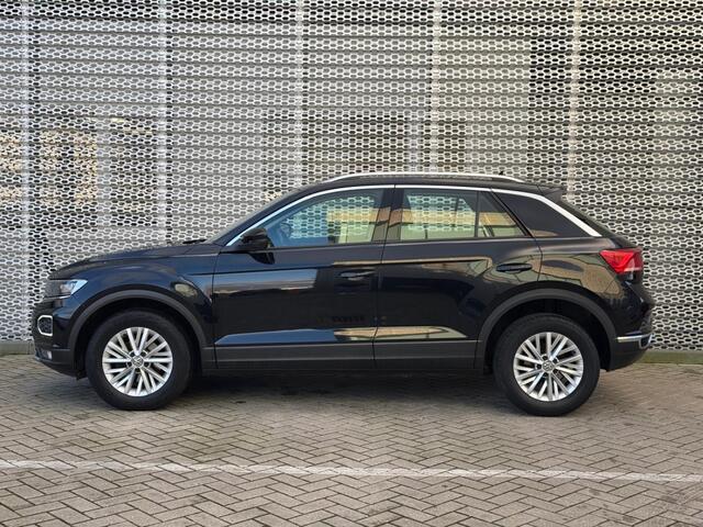 Volkswagen T-Roc 1.0 TSI Style / Digitale Cockpit / Alarmsysteem / LED / Parkeersensoren V+A / Navigatie /