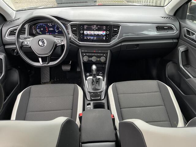 Volkswagen T-Roc 1.5 TSI Sport 17''/LED/Virtual Cockpit/Dodehoek/Keyless/Camera/Elektrische klep/Stoel + stuurverwarming/Adaptieve cruise/PDC v+a