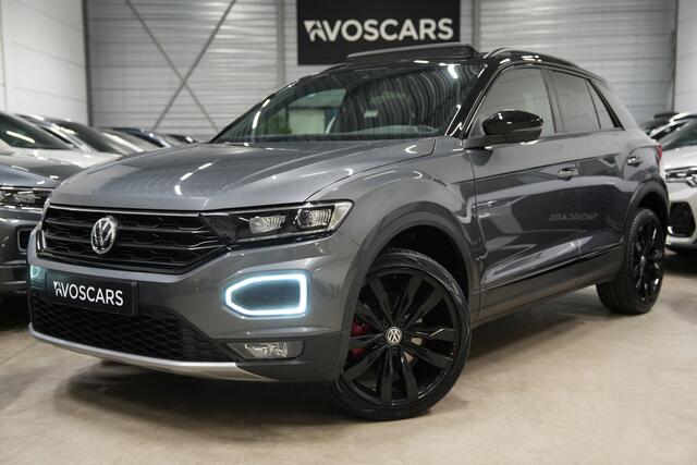 Volkswagen T-Roc 1.5 TSI Sport Black Style * Pano - Virtual - Trekhaak - Camera - 19" - ACC - Blind Spot *