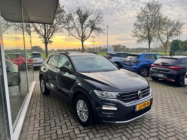 Volkswagen T-Roc 1.5 TSI SPORT- ALL IN PRIJS-Camera -NAVI