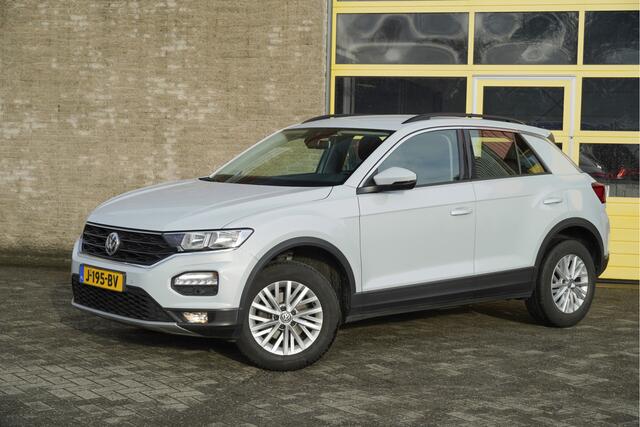 Volkswagen T-Roc 1.0 TSI Style BJ2020 Lmv 16" | Led | Pdc | Navi | App-Connect | Airco | Cruise control | Getint glas