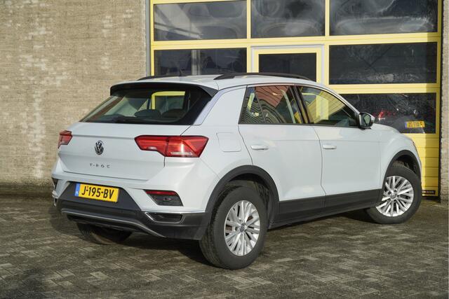 Volkswagen T-Roc 1.0 TSI Style BJ2020 Lmv 16" | Led | Pdc | Navi | App-Connect | Airco | Cruise control | Getint glas