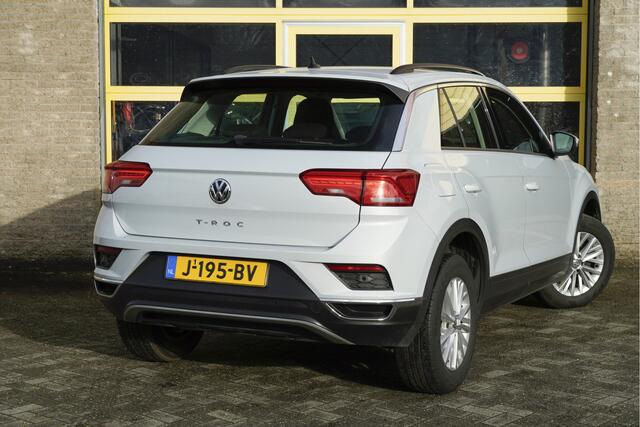 Volkswagen T-Roc 1.0 TSI Style BJ2020 Lmv 16" | Led | Pdc | Navi | App-Connect | Airco | Cruise control | Getint glas