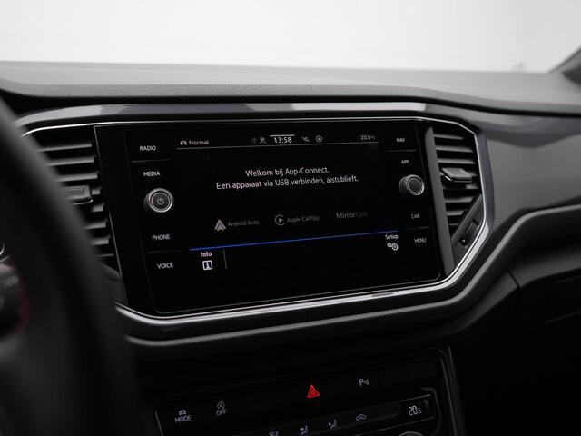 Volkswagen T-Roc 1.5 TSI 150 pk DSG Sport Business R / R-Line | Panoramadak | Trekhaak | Achteruitrijcamera | Navigatie | Adaptive Cruise