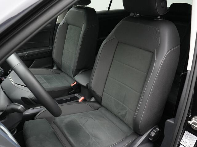 Volkswagen T-Roc 1.5 TSI 150 pk DSG Style | Trekhaak | Park Assist | Stoelverwarming | Adaptive Cruise | ErgoActive bestuurdersstoel