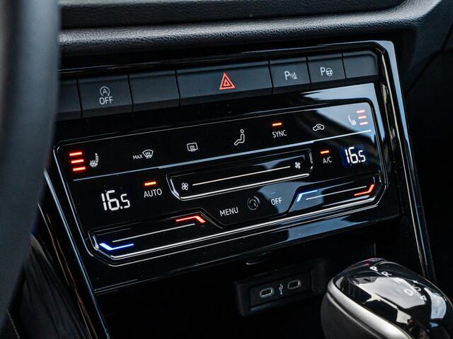 Volkswagen T-Roc 1.5 TSI R-Line Edition CAMERA IQ LIGHT APPLE CARPLAY VIRTUAL DASH DODEHOEK