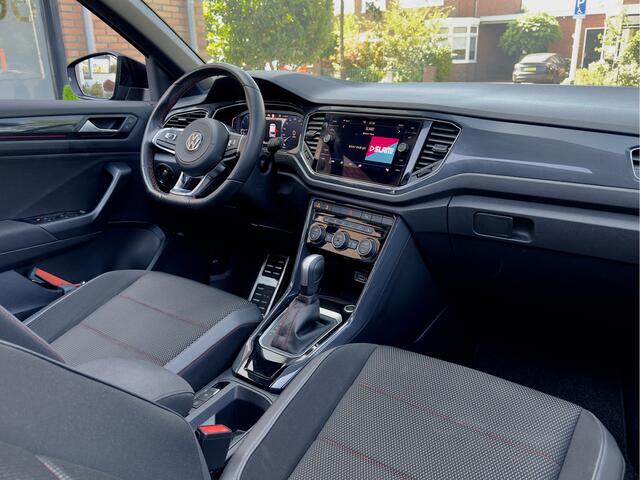 Volkswagen T-Roc 1.5 TSI ACTIE! BETAAL NU 14950 50/50 GRATIS 2JR RENTEVRIJ FINANCIEREN
