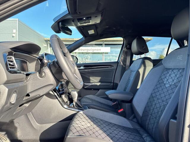 Volkswagen T-Roc 1.5 TSI R-Line | Led | 18 inch | Keyless