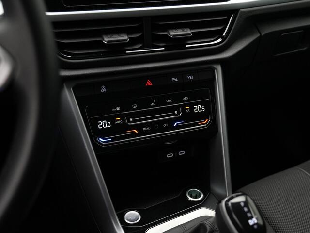 Volkswagen T-Roc 1.5 TSI 150 pk DSG Life Edition | Achteruitrijcamera | Adaptive Cruise | Carplay | Side Assist