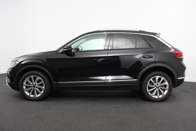 Volkswagen T-Roc 1.5 TSI 150pk DSG Style | Navigatie | Climate Control | Parkeer sensoren | Adaptive Cruise Control | Led | Dab