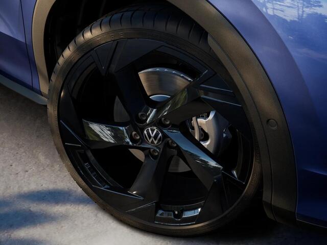 Volkswagen T-Roc R-Line First Edition 1.5 eTSI 110 kW / 150 PK SUV | Panoramaschuif-kanteldak | Assistance Pakket | Trekhaak | Black Style Pakket | Koplampverlichting matrix-led (IQ.LIGHT) | Elek. achterklep | Zwart dak