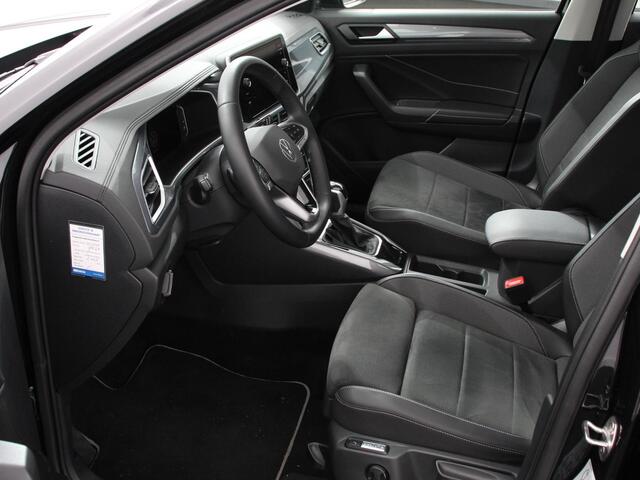 Volkswagen T-Roc 1.5 TSI 150pk DSG Style Plus | Navigatie | Apple Carplay/Android Auto | Parkeersensoren | Camera | Adaptive Cruise Control | Blind Spot Assist | Stoel- en stuurverwarming | Elektrische achterklep | Ledverlichting | Climate Control