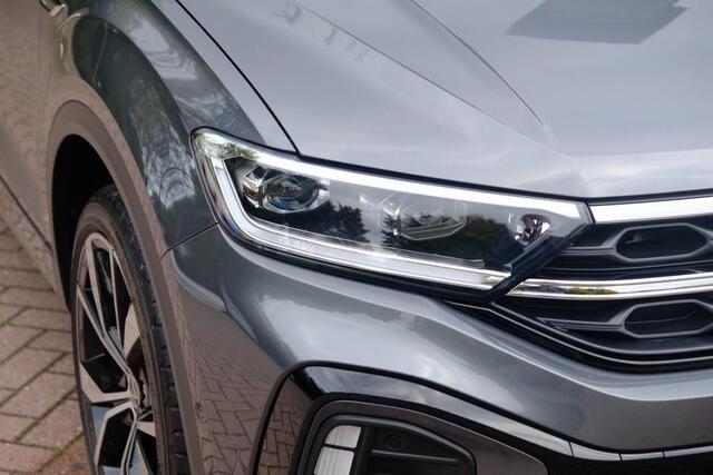 Volkswagen T-Roc 1.5 TSi 150pk DSG R-Line Black Edition | Black Style | App Connect | Panoramadak | Camera | Keyless | Elektrische Achterklep | Matrix LED | Winter Pakket