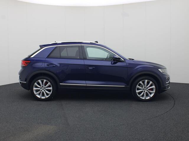 Volkswagen T-Roc 1.5 TSI/150PK Sport · Panoramadak · Navigatie · Camera + Parkeersensoren