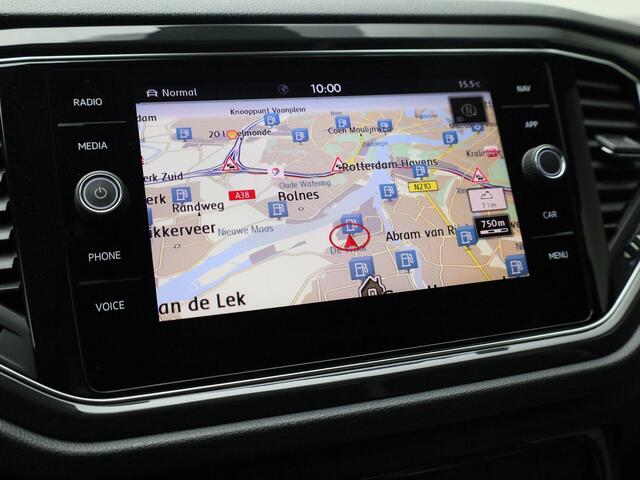 Volkswagen T-Roc 1.5 TSI/150PK Sport · Panoramadak · Navigatie · Camera + Parkeersensoren