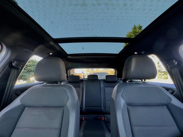 Volkswagen T-Roc 1.5 TSI AUT7 SPORT 2X R-LINE PANODAK LEDER NAVI CAMERA DIGI-DASH CARPLAY LED LMV PDC