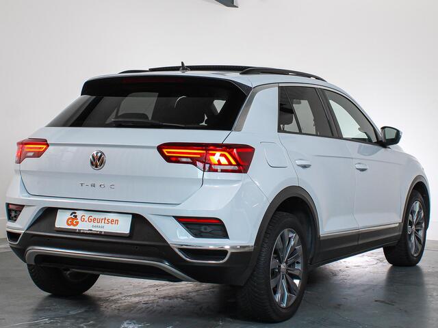 Volkswagen T-Roc 1.5 TSI Sport Panoramadak, ACC, Bluetooth, LED, Virtual,
