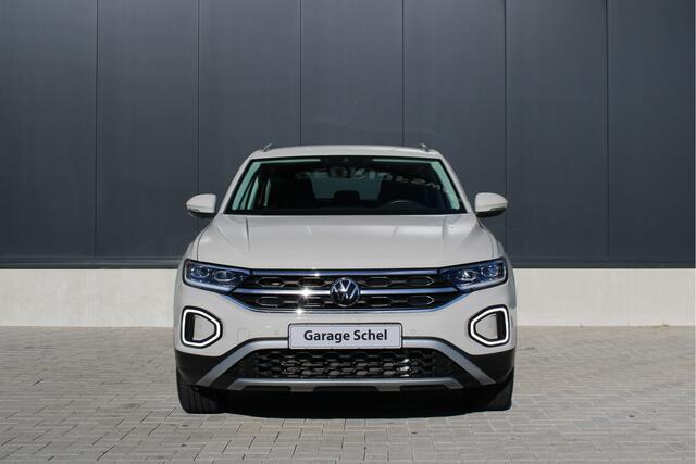Volkswagen T-Roc 1.5 TSI Style 150pk - ACC - Carplay - Camera - DAB - Verwarmd stuurwiel - Rijklaar