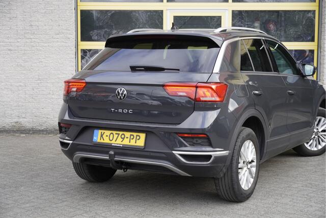 Volkswagen T-Roc 1.5 TSI 150PK! Style Business BJ2021 Lmv 16" | Led | Pdc | Navi | Trekhaak | Elek. achterklep | Achteruitrijcamera | App-Connect | Climate control Cruise control | Extra getint glas