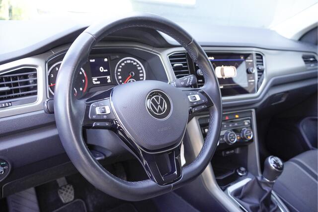 Volkswagen T-Roc 1.5 TSI 150PK! Style Business BJ2021 Lmv 16" | Led | Pdc | Navi | Trekhaak | Elek. achterklep | Achteruitrijcamera | App-Connect | Climate control Cruise control | Extra getint glas