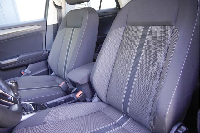 Volkswagen T-Roc 1.5 TSI 150PK! Style Business BJ2021 Lmv 16" | Led | Pdc | Navi | Trekhaak | Elek. achterklep | Achteruitrijcamera | App-Connect | Climate control Cruise control | Extra getint glas