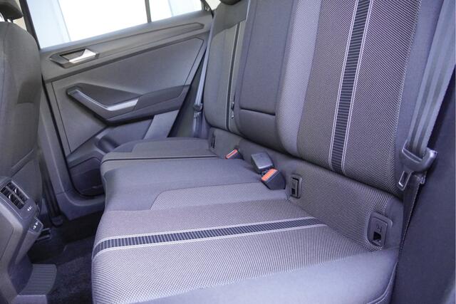 Volkswagen T-Roc 1.5 TSI 150PK! Style Business BJ2021 Lmv 16" | Led | Pdc | Navi | Trekhaak | Elek. achterklep | Achteruitrijcamera | App-Connect | Climate control Cruise control | Extra getint glas
