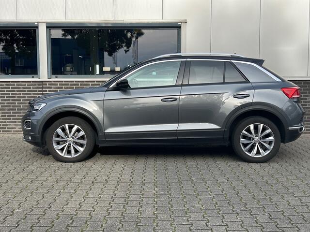 Volkswagen T-Roc 1.5 TSI Sport Automaat - Navi - Parkeercamera - CruiseControl