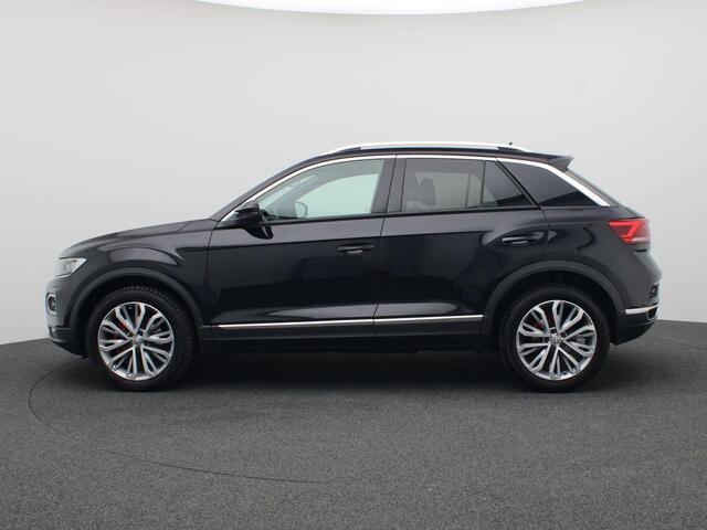 Volkswagen T-Roc 1.5 TSI Sport 150PK DSG keyless, active info display, dodehoek detectie, 18" lichtmetalen velgen, achteruitrijcamera, adaptieve cruise control, stoelverwarming, trekhaak