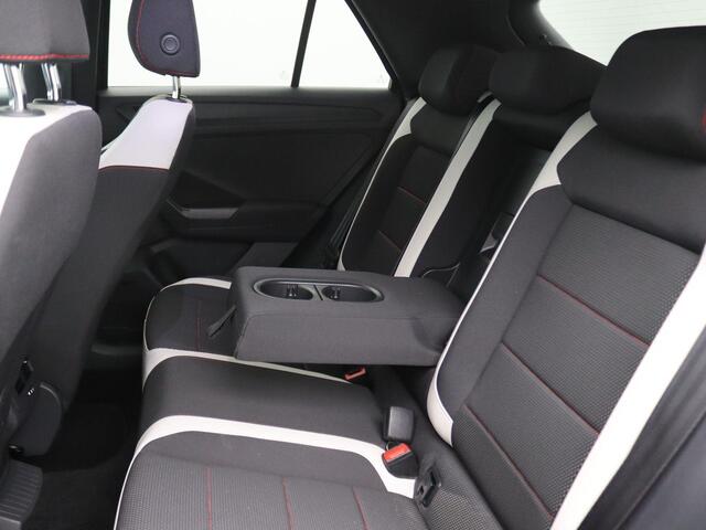 Volkswagen T-Roc 1.5 TSI Sport 150PK DSG keyless, active info display, dodehoek detectie, 18" lichtmetalen velgen, achteruitrijcamera, adaptieve cruise control, stoelverwarming, trekhaak