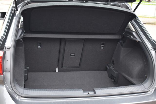 Volkswagen T-Roc 1.0 TSI Style Navigatie | Carplay | Adaptieve Cruise | 12 mnd BOVAG garantie | Whatsapp 06-53188999