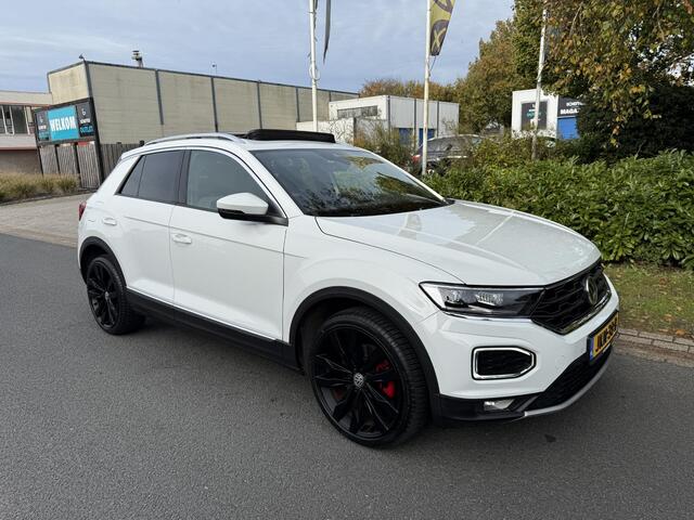 Volkswagen T-Roc 1.5 TSI 150PK DSG SportoPanooTrekhaak