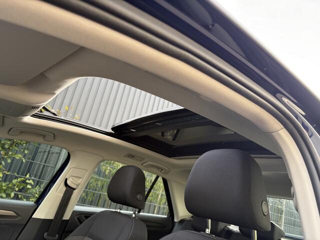 Volkswagen T-Roc 1.0 TSI Sport / PANORAMADAK / CARPLAY / CRUISE / 141dkm!