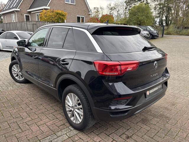 Volkswagen T-Roc 1.5 TSI Automaat Style Carplay / Parkeersensors / Cruise control