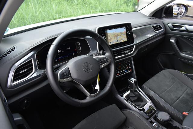 Volkswagen T-Roc 1.5 TSI DSG 150PK STYLE VIRTUAL/IQ-LIGHT/TREKHAAK
